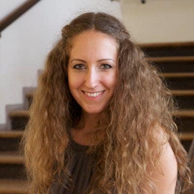 Short-term rental for female professional Main Photo