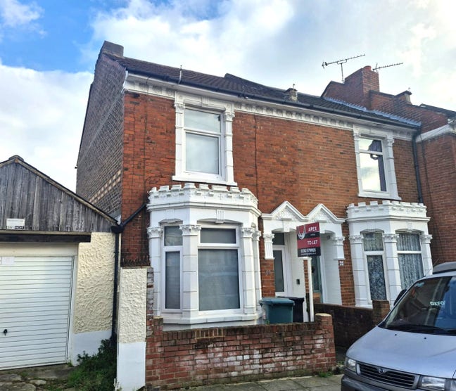 ⭐1 Lovely Large Double Room⭐ Main Photo