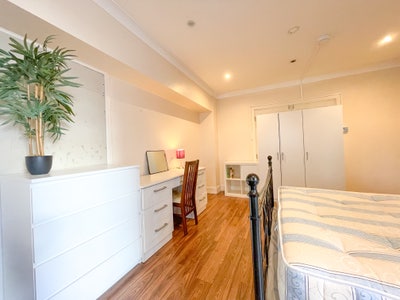 ✨ Bright Double Room Near Mayfair Main Photo