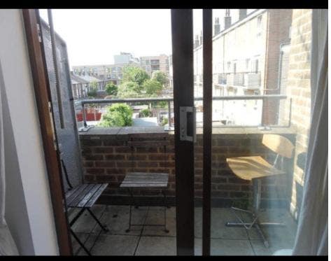 Rooms Available in E14 6LX Main Photo