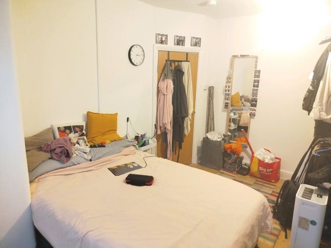 1 double room in a 4 bed - Eltham  Main Photo