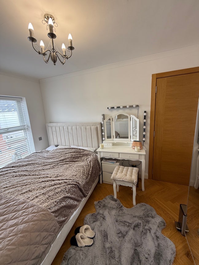 Ensuite Room Golders Green Main Photo