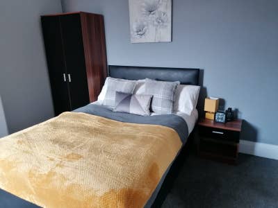 ***Available Now***  This Fantastic En-Suite Room  Main Photo