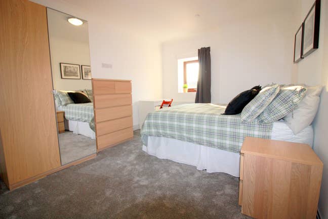 Modern Double Ensuite Room in Canada Water Main Photo