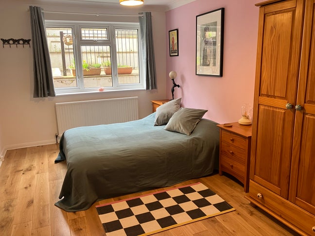 Peaceful Double Room with en-suite  Main Photo