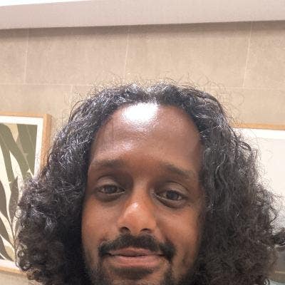 Professional Male seeks a single or double room Main Photo