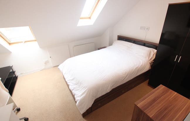 Lovely Double Ensuite Room to rent in West Reading Main Photo