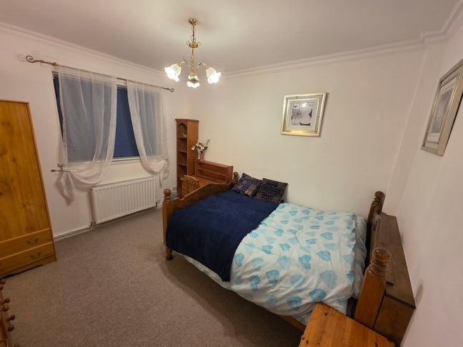 Fully Furnished Single & Double Bedrooms Available Main Photo