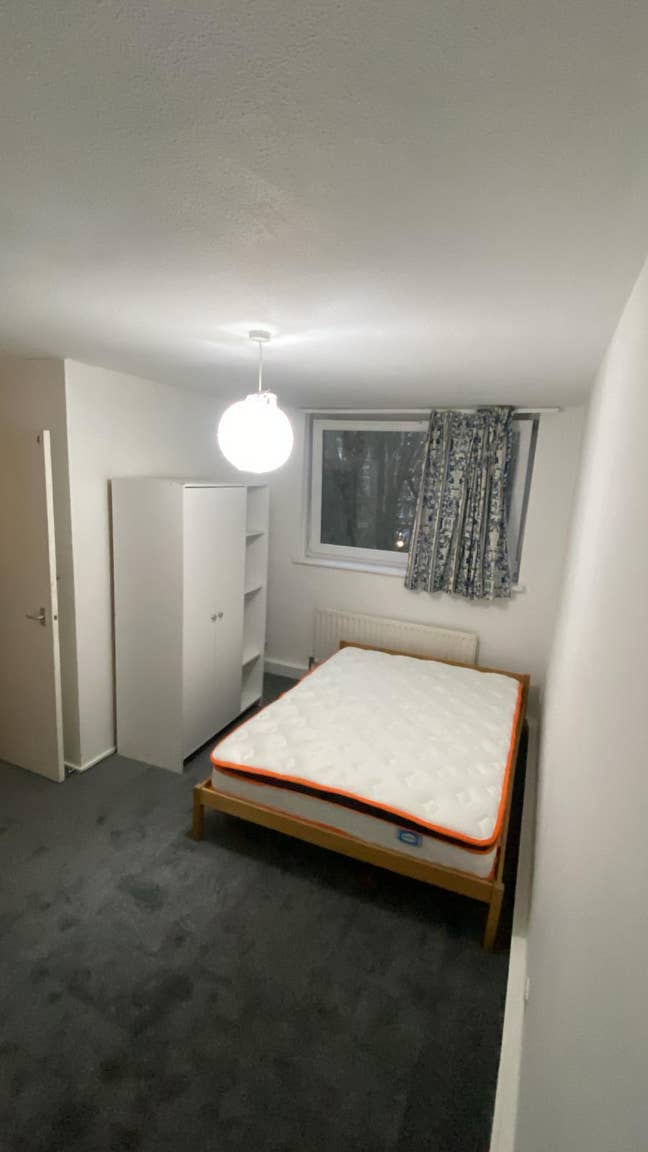 2 Rooms in 3-Bed Flat, Minutes from Battersea Park Main Photo