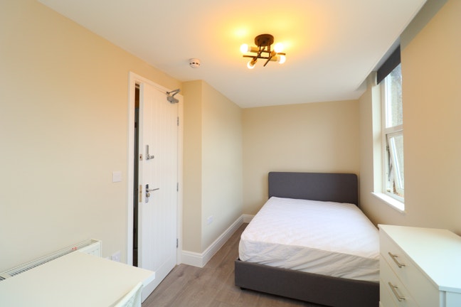 Calling Top Double Room Near Canada Water!! Main Photo