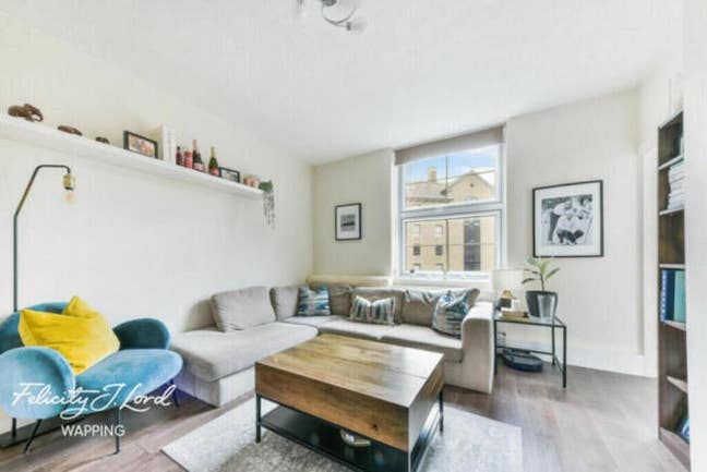 Wapping Spare Room in 2 bed  Main Photo