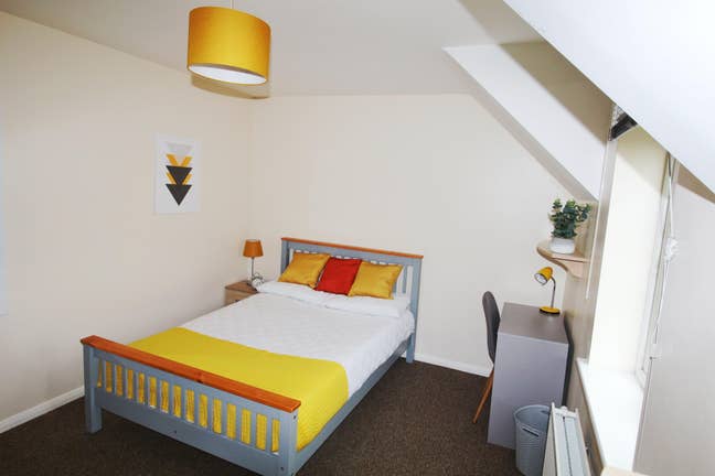 Fully Furnished Double room! Main Photo