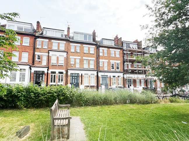 Bright 2 double bed apartment in Belsize Park, NW3 Main Photo