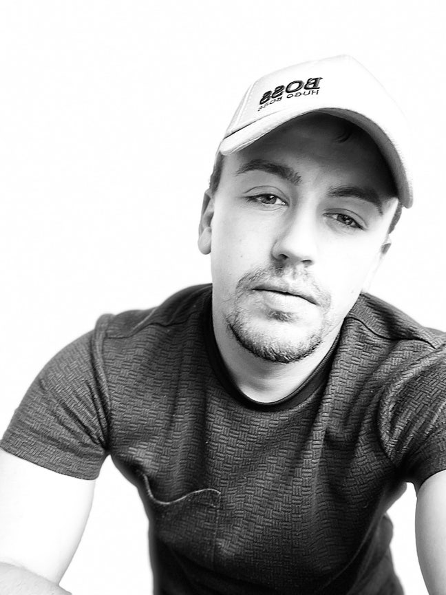 Looking for a double room or Flat Main Photo