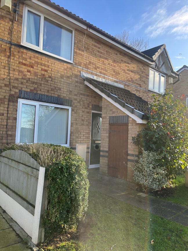 3 Bed cul de sac. 0.5 miles Blackburn hospital.  Main Photo