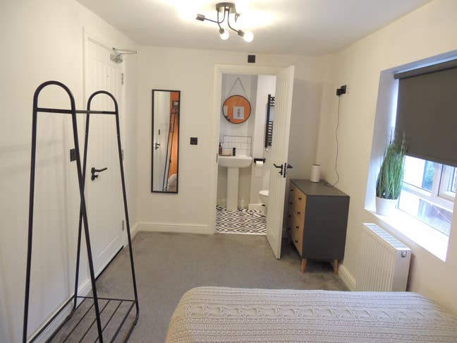 💥 Spacious En suite Double Room Main Photo