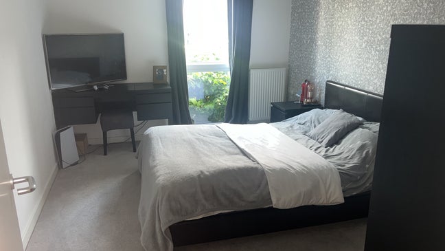 Room to rent in flat Main Photo