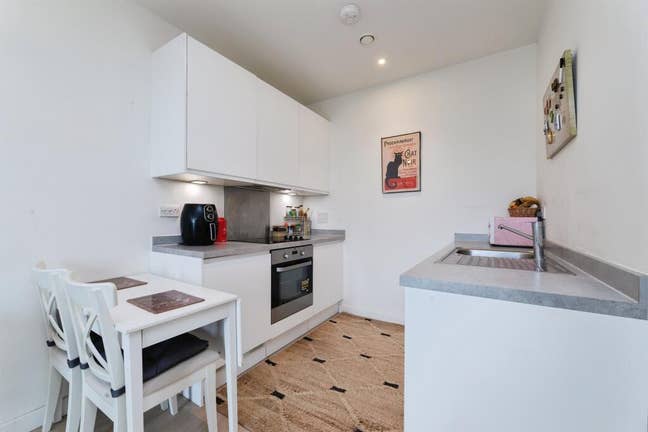 1 Bed Flat in Barking Main Photo