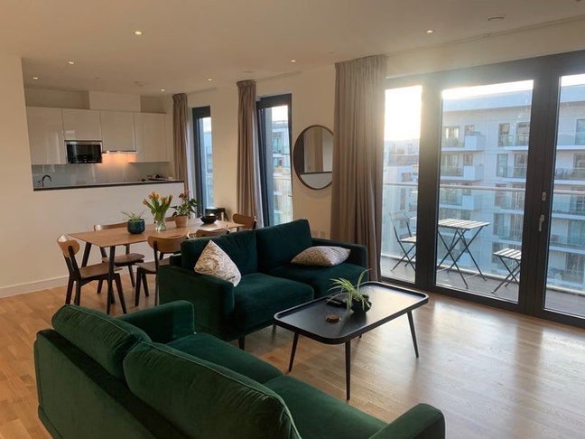 Furnished King-size Ensuite Room in East Village Main Photo