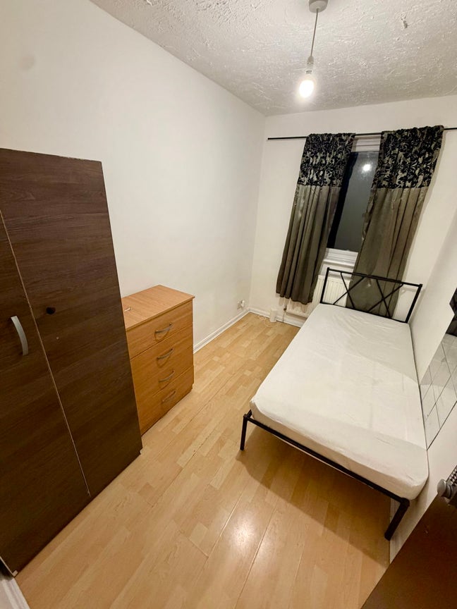 💖Lovely Single Room in Poplar+Close Canary Wharf  Main Photo