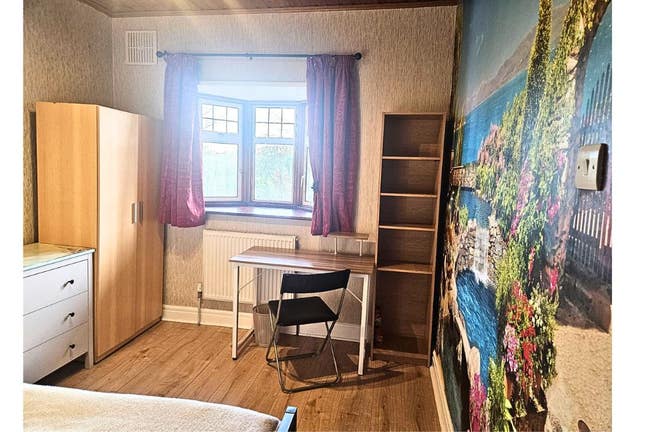 Ensuite Room Ilford IG2 Central Line Gants Hill Main Photo