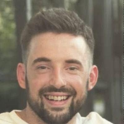 Professional looking for modern accommodation Main Photo