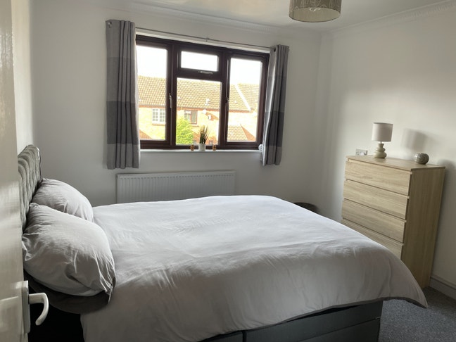 Fully Furnished Double Room -Available Immediately Main Photo