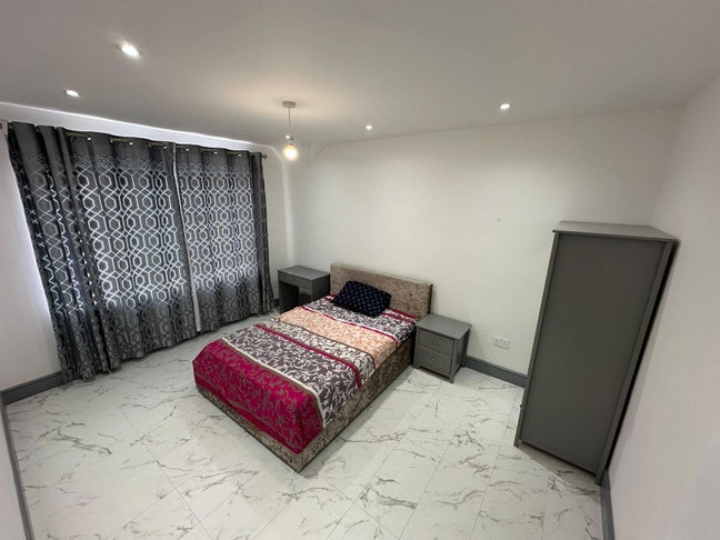 Double room available for rent Main Photo