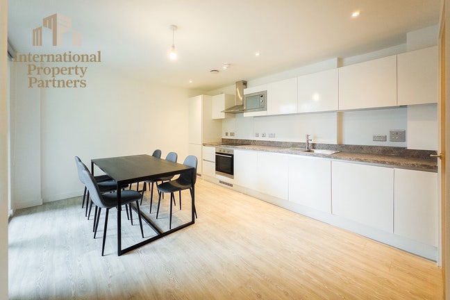 Room to rent in shared flat Main Photo