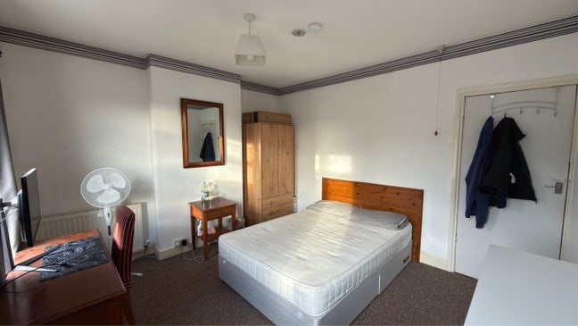 Double Room Available in Selly Oak | December Free Main Photo