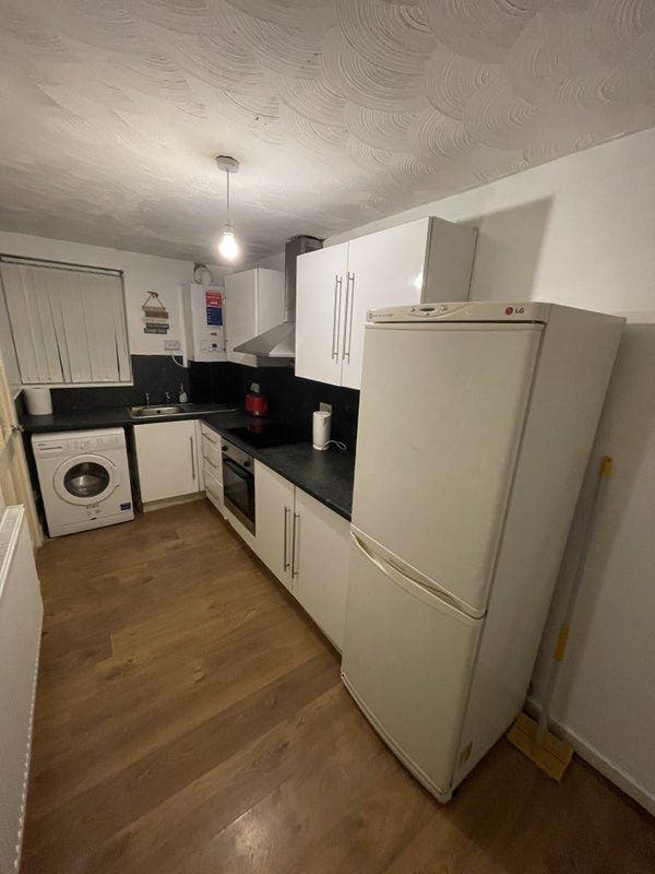 Room for let in Salford Main Photo