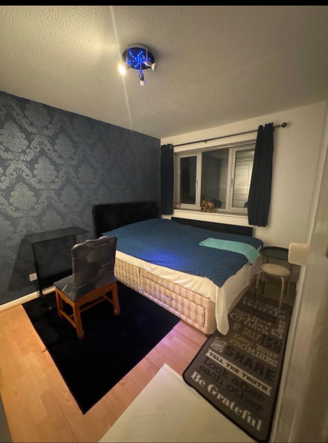 Weston super mare(Worle) king size bed Main Photo