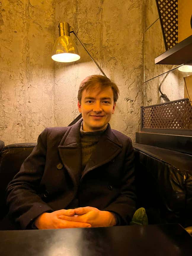 Professional, 25M, looking for flatshare Main Photo