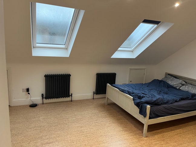 Very large loft room Brockley &pound;850 no deposit  Main Photo