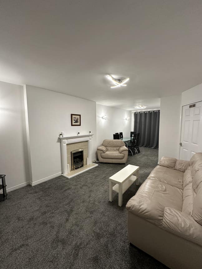 3 bed modern house, 2 rooms available bills inc Main Photo