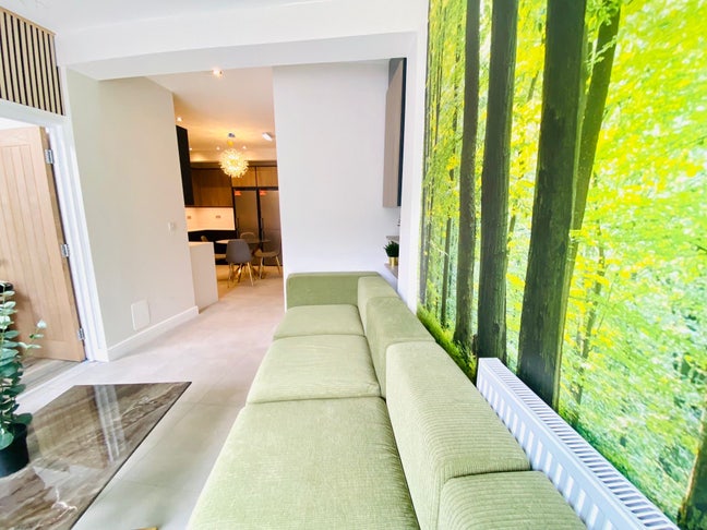 Designer 8 Bed Fallowfield House Main Photo