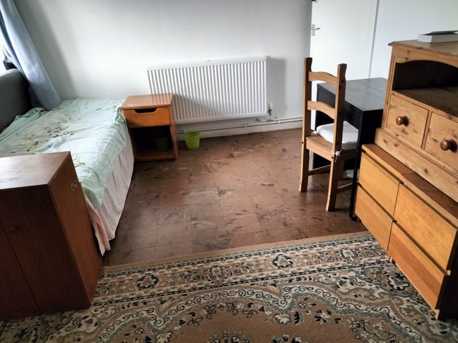 A Room in Clifton Bristol for short and long Main Photo