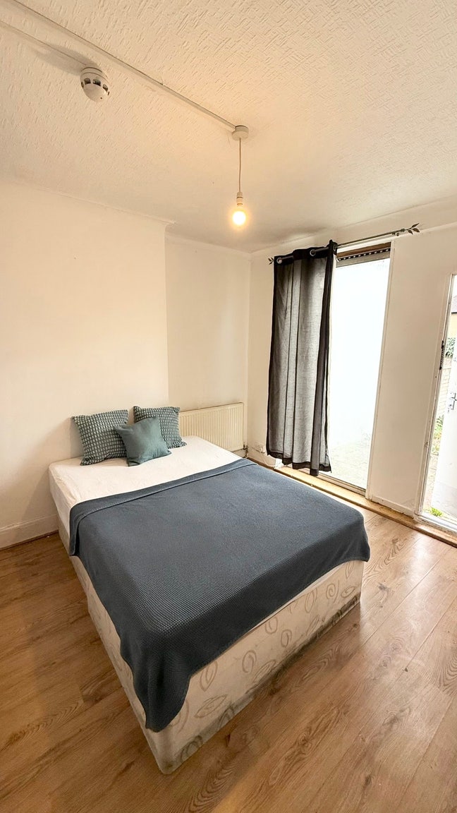 Cheap Double&Single Ready to Move in  Main Photo