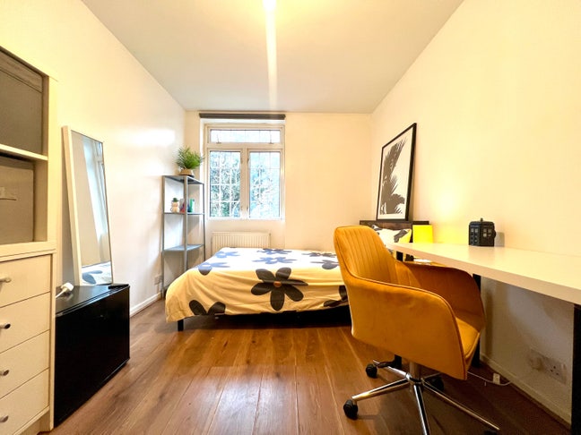 Lovely double room in the heart of Bow - Mile end  Main Photo