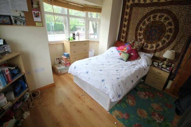 One Room Available in LS6 Main Photo