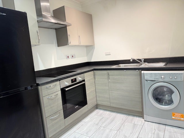 2 Bedroom Flat to Rent in Reading Main Photo