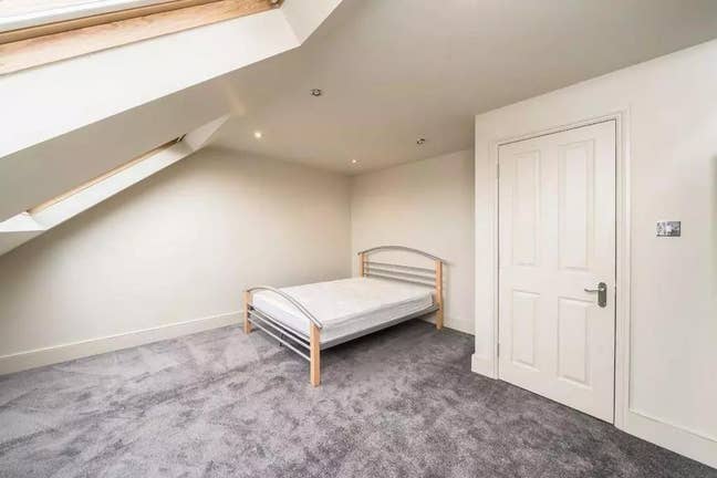 7 Rooms Available in Streatham  Main Photo