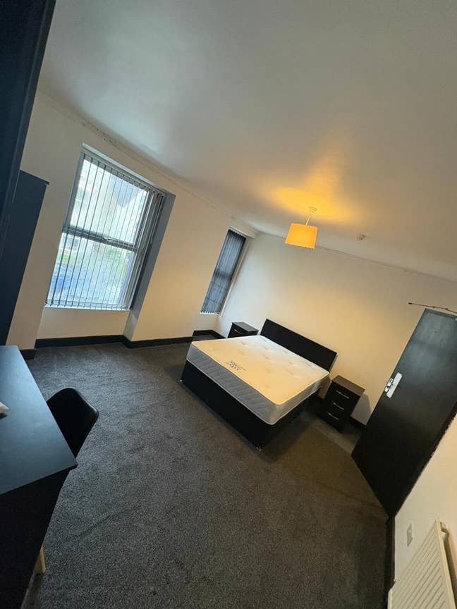 6 bed property avilable for rent now! Main Photo