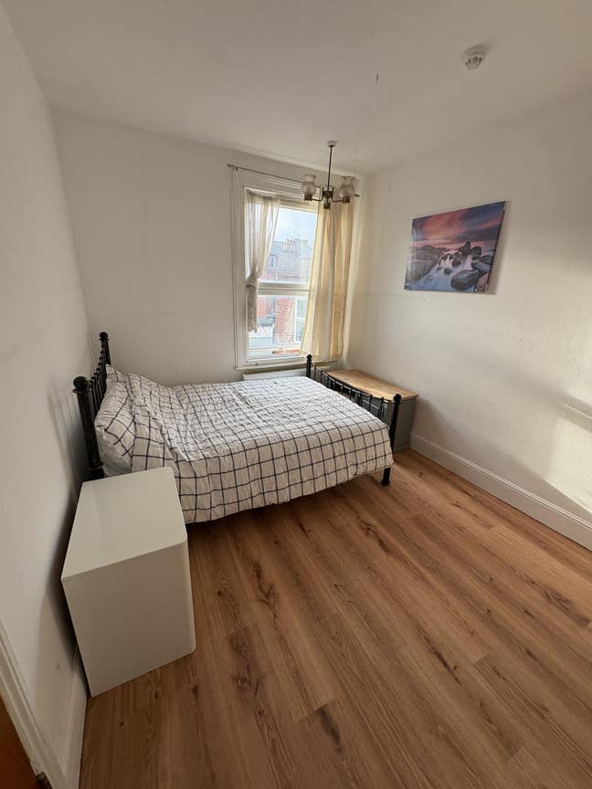 Room to rent In HMO Main Photo