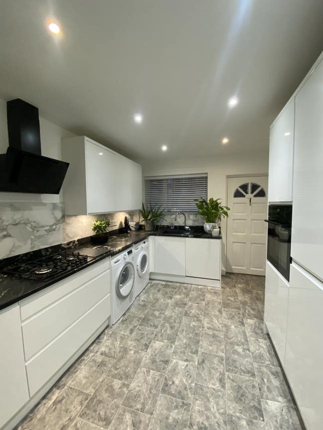 Furnished Room to Rent – Live-in Landlord Main Photo