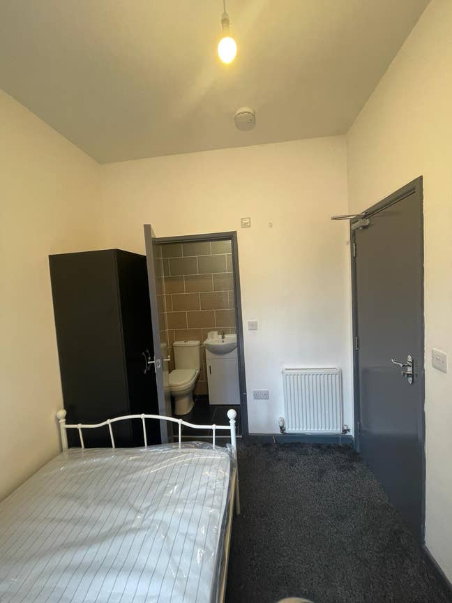 CV2 En-Suite 🔥 No Deposit 🎊  All Bills Inc✔ Main Photo