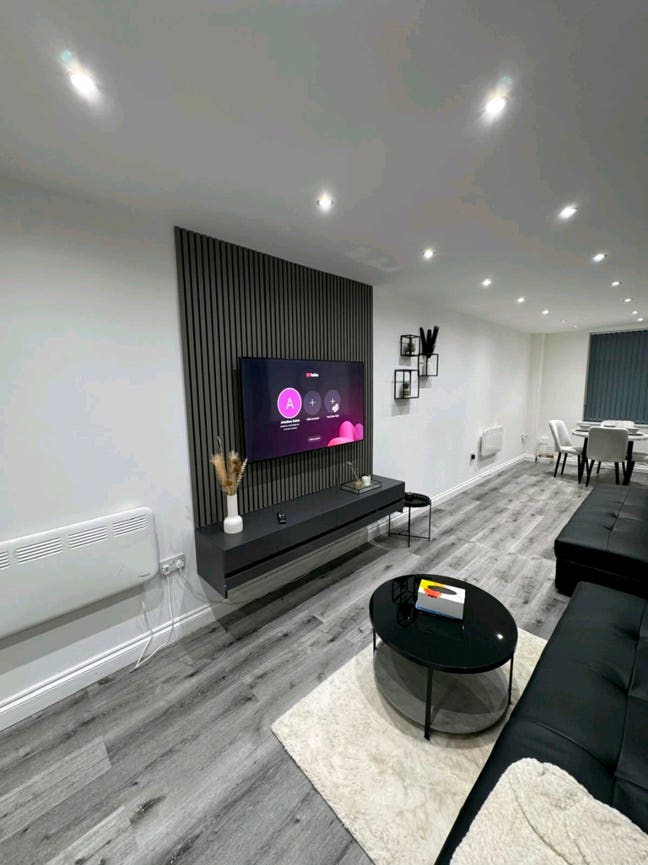 1 bed premium flat, near transport, accessed city Main Photo