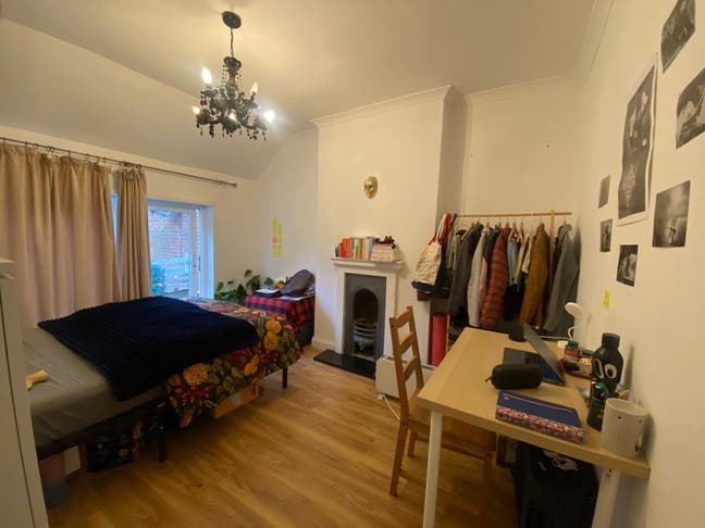 Spacious double Room with private Balcony Main Photo