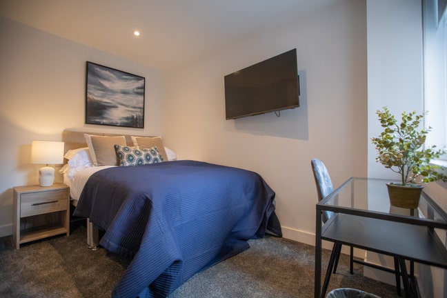 Stunning Ensuite Room No Deposit Option Main Photo