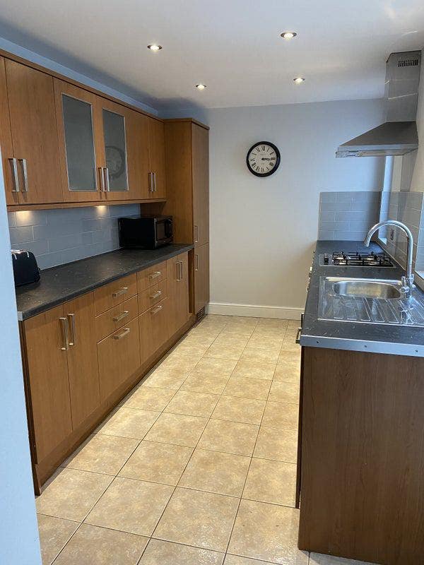 2 Rooms in Shared House Ravenhill Avenue BT6 Main Photo